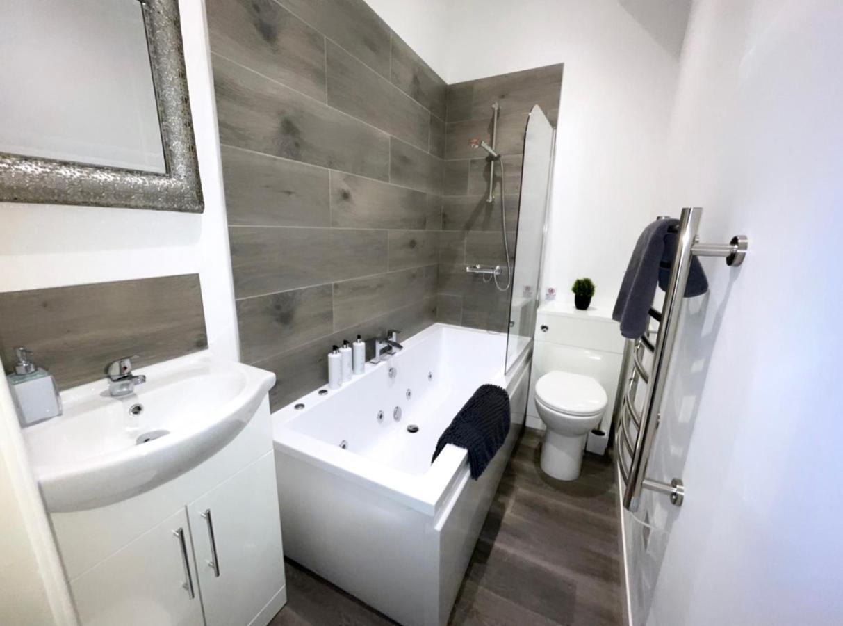 Albert Luxury Hottub & Jacuzzi Apartments Blackpool Buitenkant foto